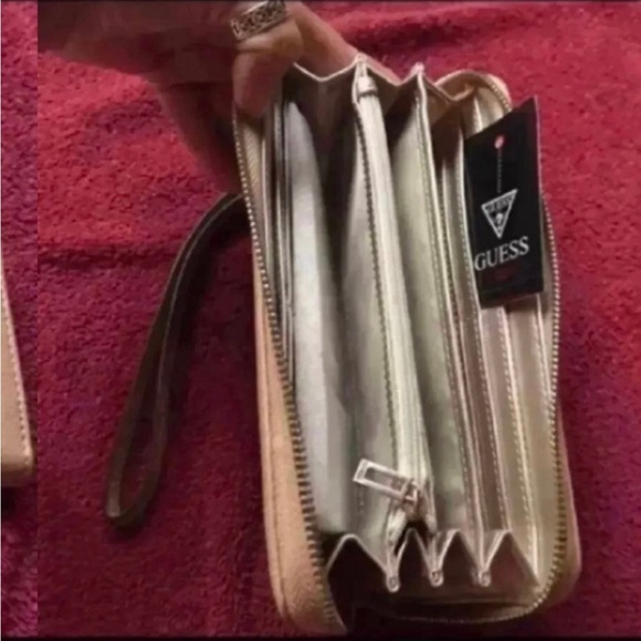 NEW! GUESS Tan Wristlet/Wallet - Picture 2 of 4